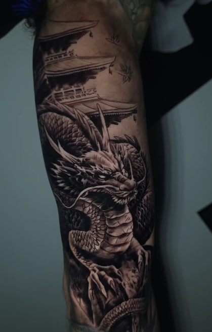 Tatuagem de Dragão e Templo Pagoda no estilo Oriental