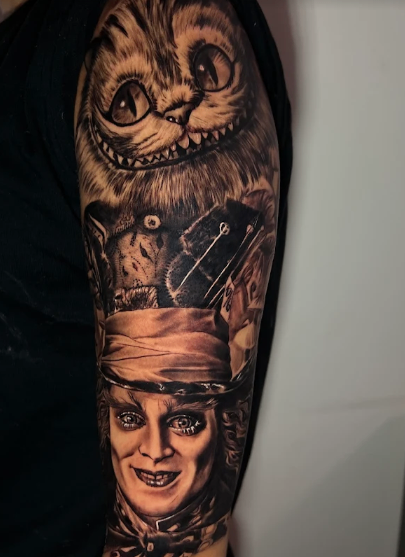 Tatuagem de Alice no País das Maravilhas no estilo Personalizada