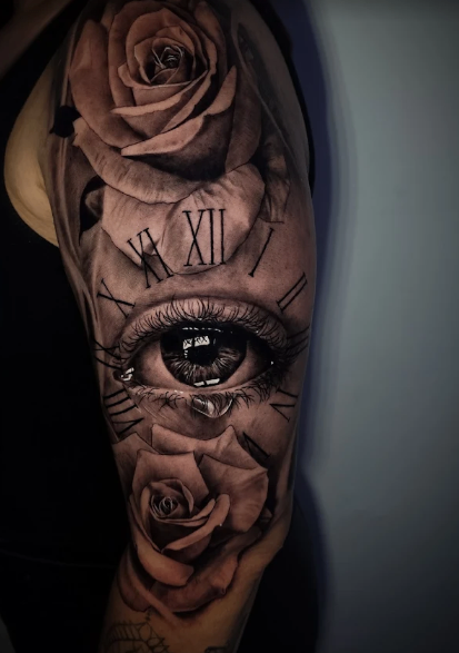 Tatuagem de Olho, Tempo e Rosas no estilo Personalizada