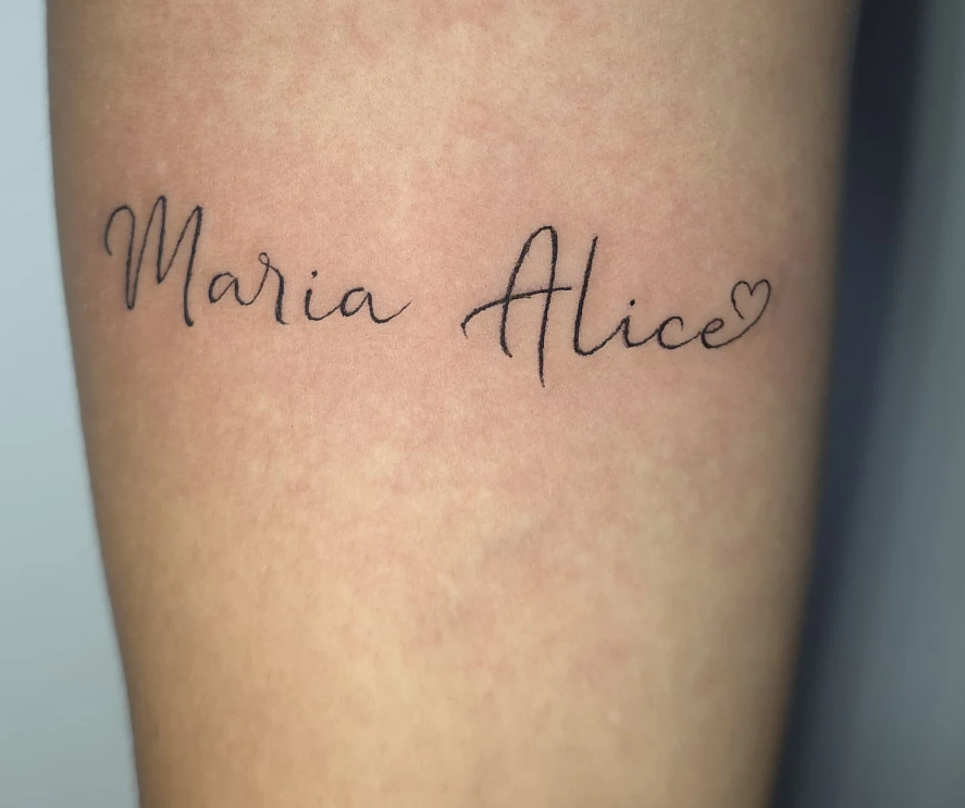Tatuagem de Fine Line Nomes no estilo Personalizada